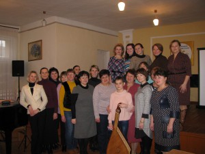 викладачі-бандуристи з колегами та учнями Хмільницької школи мистецтв